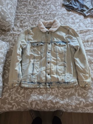 Cazadora vaquera con forro sherpa
