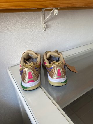Zapatillas Doradas y Rosas