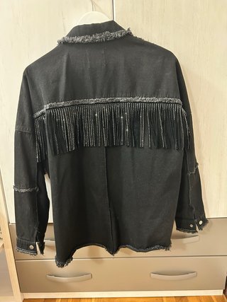 Chaqueta Zara Negra con Flecos y Brillantes