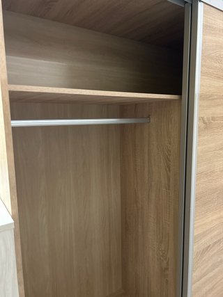 Armario puertas correderas madera y metal