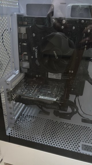 Ordenador sobremesa gamer blanco