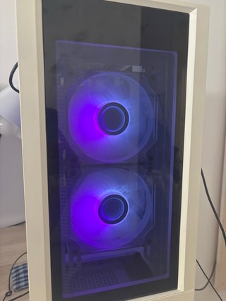 Ordenador sobremesa gamer blanco