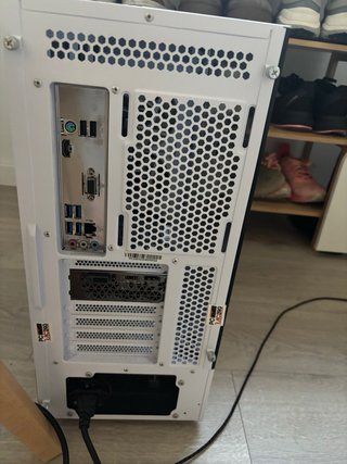 Ordenador sobremesa gamer blanco