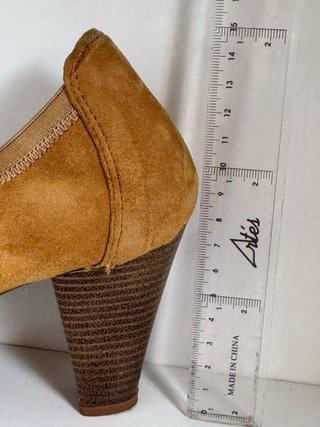 Zapatos de ante y tacón