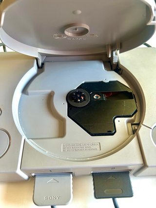 Sony PlayStation PS1 SCPH-7502 + 2 Mandos