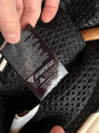Chaqueta Negra y Blanca