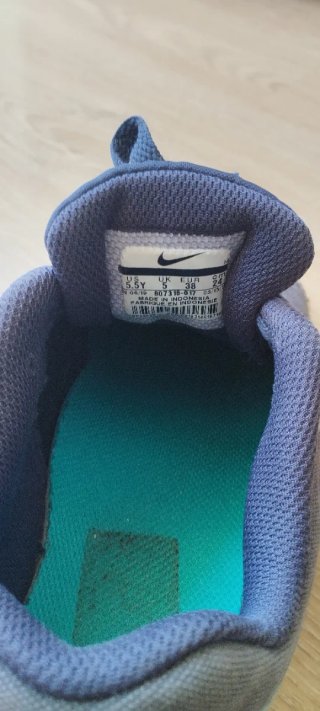 Zapatillas Nike grises y turquesa