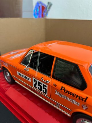 BMW 2002tii 1:18 NUEVO