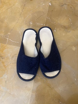 Zapatillas de casa azul y blanco
