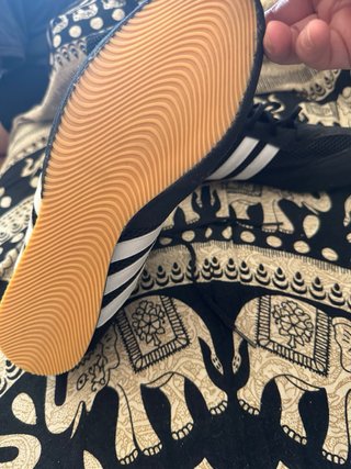 Scarpe Adidas nere e bianche