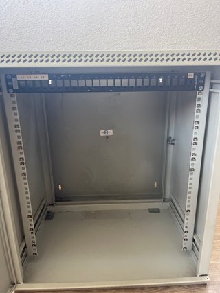 Armario Rack Pared 19 15U, patch panel 24 puertos