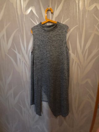 Blusa gris sin mangas talla única