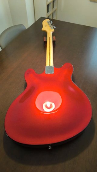Squier by Fender Affinity Starcaster.