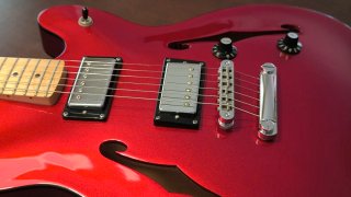 Squier by Fender Affinity Starcaster.