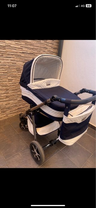 Cochecito Bebe Azul y Blanco en muy buen estado