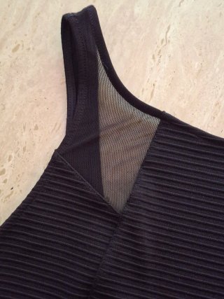Body negro con detalles de malla