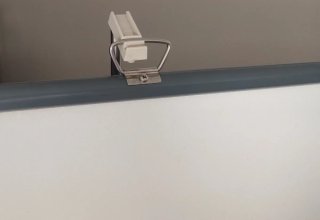 Pantalla de proyección portátil de 72" con trípode