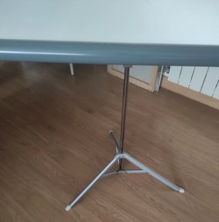 Pantalla de proyección portátil de 72" con trípode