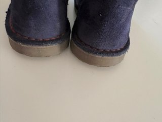 Zapatos de chico azul. Marca española Brotes.