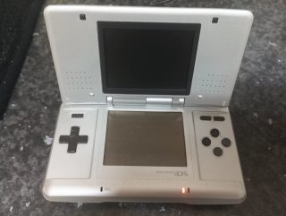 Nintendo DS Plata Cargador Incluido