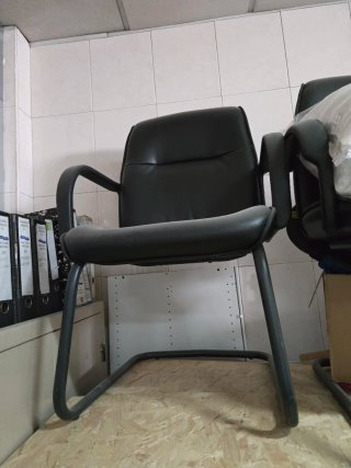 Silla de oficina negra