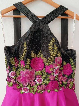 Vestido de fiesta largo rosa y negro