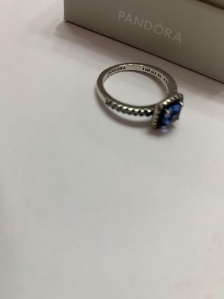 Anillo Pandora con piedra azul y brillantes