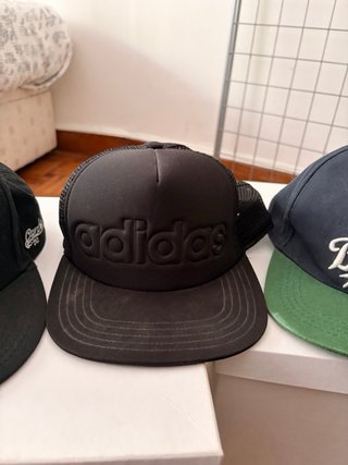 Pack 3 Gorras tipo Snapback / Marcas: Adidas y P&B