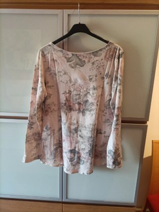 Camiseta floral manga larga