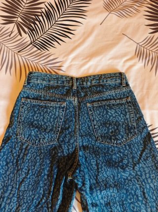 Pantalón vaquero animal print Pull&Bear