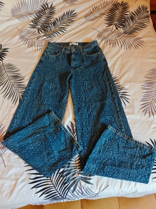 Pantalón vaquero animal print Pull&Bear