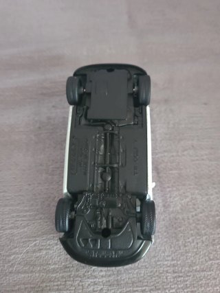 Coche de Metal Policia.