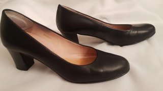 Zapatos de tacón negros talla 38.