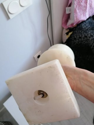 Lámpara de mesa de mármol beige