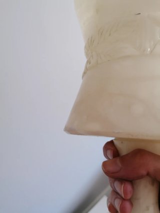 Lámpara de mesa de mármol beige