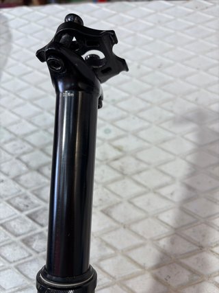 Tija telescópica para bicicleta.