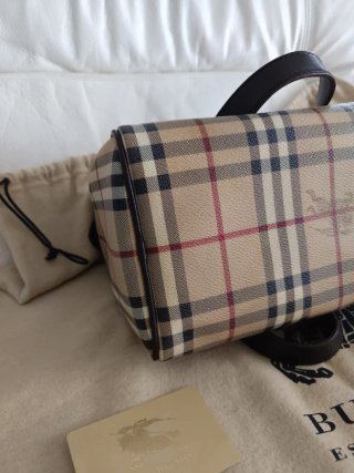 Bauletto Burberry con dustbag e cartellini