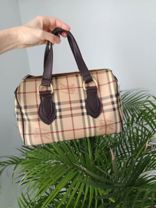 Bauletto Burberry con dustbag e cartellini