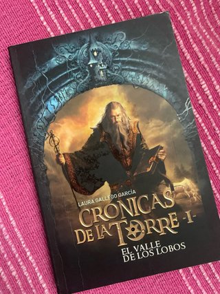 Libro “crónicas de la torre 1”