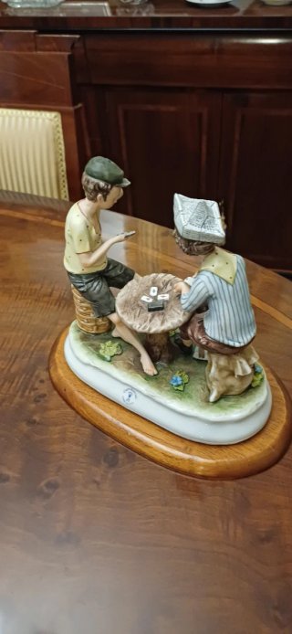 Figura Capodimonte niños jugando