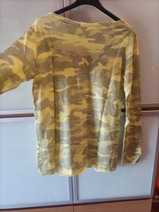 Camiseta verde y amarilla
