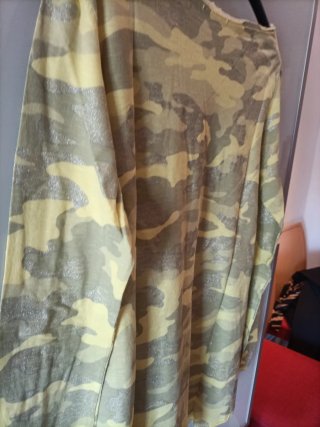 Camiseta verde y amarilla