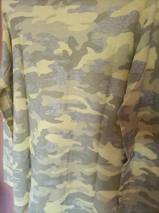 Camiseta verde y amarilla