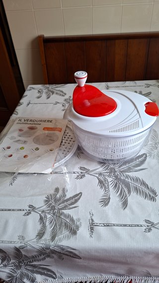 Centrifuga insalata multifunzione tagliaverdure