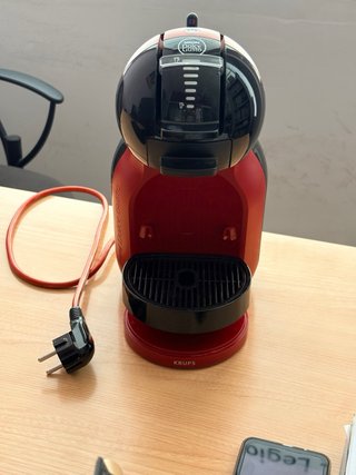 Cafetera Dolce Gusto Roja y Negra