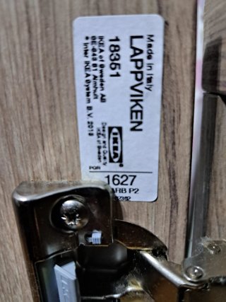 Due Armadi in Legno. Ikea
