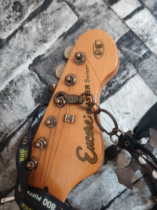 Guitarra Eléctrica Negra