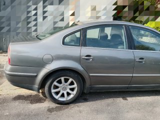 Volkswagen Passat Gris  TDI 1.9 - 130cv