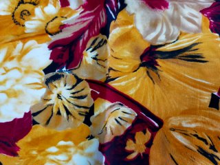Pañuelo vintage flores rojo y amarillo