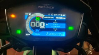 Moto Guzzi V85TT Centenario